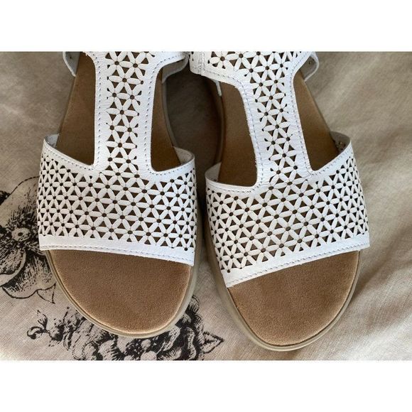 New Sesto Meucci Italian Leather White Floral Strap Open Weave Sandals 8 M - Picture 3 of 6